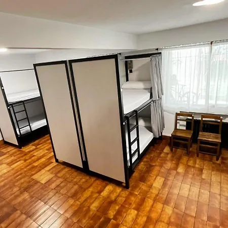 Hostel Akarregi-kanpaia De Peregrinos *