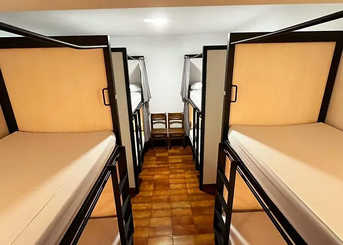 Hostel Akarregi-kanpaia De Peregrinos *